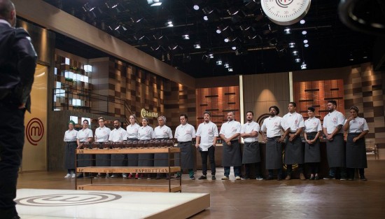 Imagem do episódio de estreia do MasterChef Profissionais