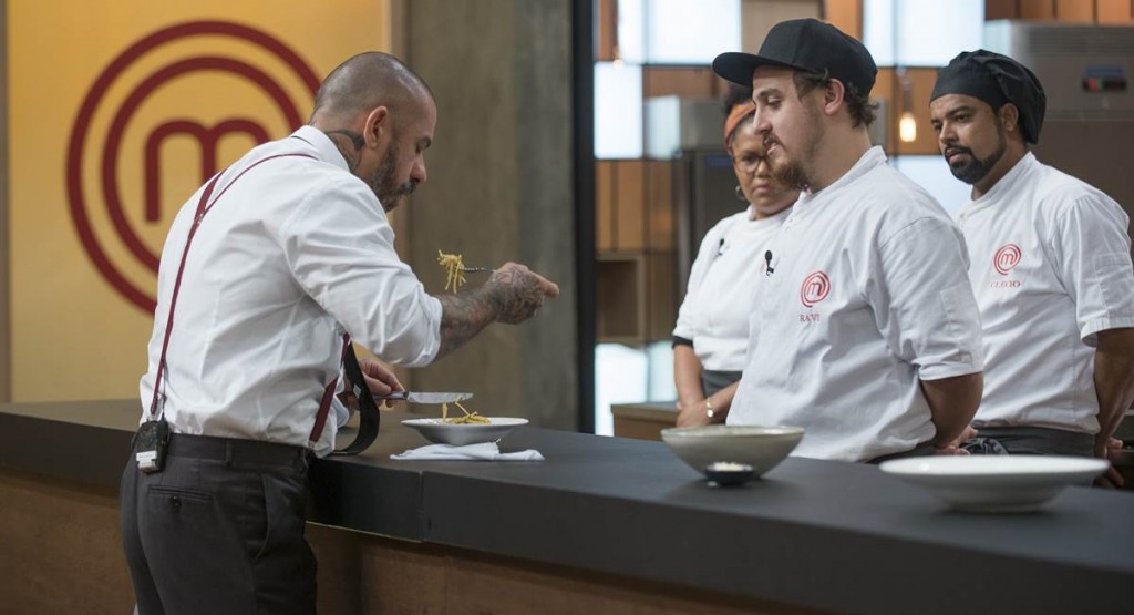 Fogaça prova massa de Ravi no Masterchef 
