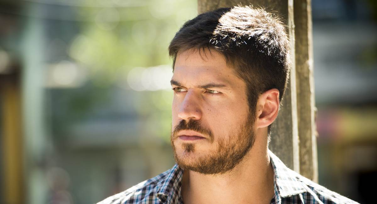 Zeca (Marco Pigossi)