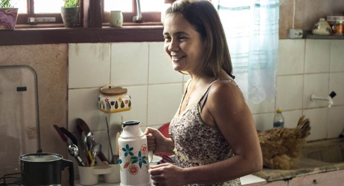 Adriana Esteves como Fátima na minissérie Justiça