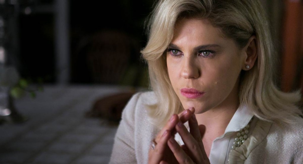 Barbara Paz como Jô