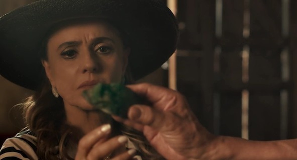 Marieta Severo domina a cena em O outro lado do paraíso
