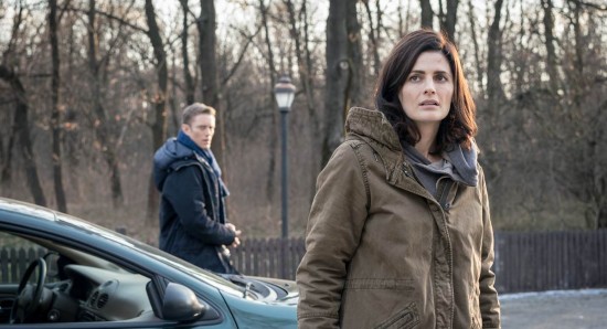 Neil Jackson como Jack Byrne e Stana Katic como Emily Byrne em Absentia
