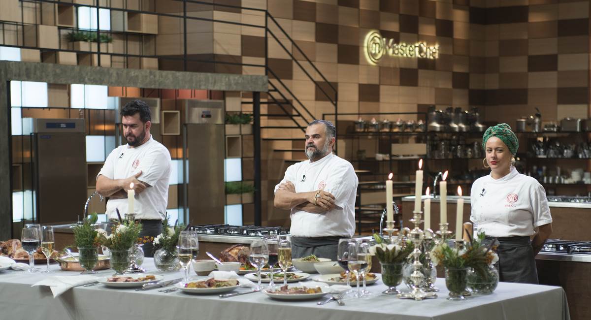 Crédito: Band/Divulgação. Pablo, Francisco e Irina apresentam menu natalino para garantir a vaga na final do MasterChef profissionais