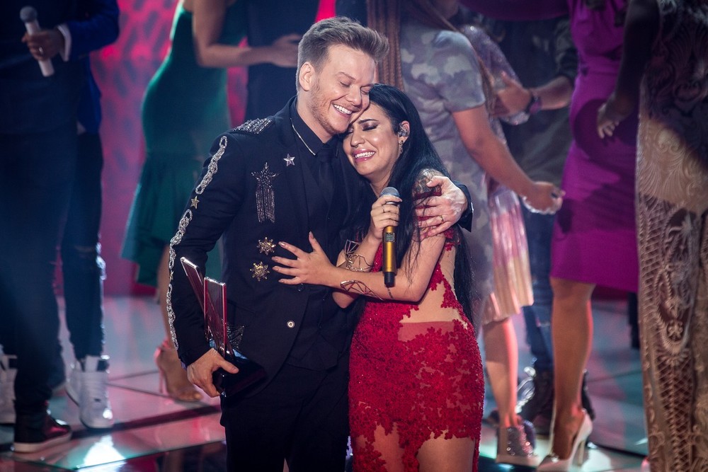 Michel Teló e Samantha na final do The voice Brasil