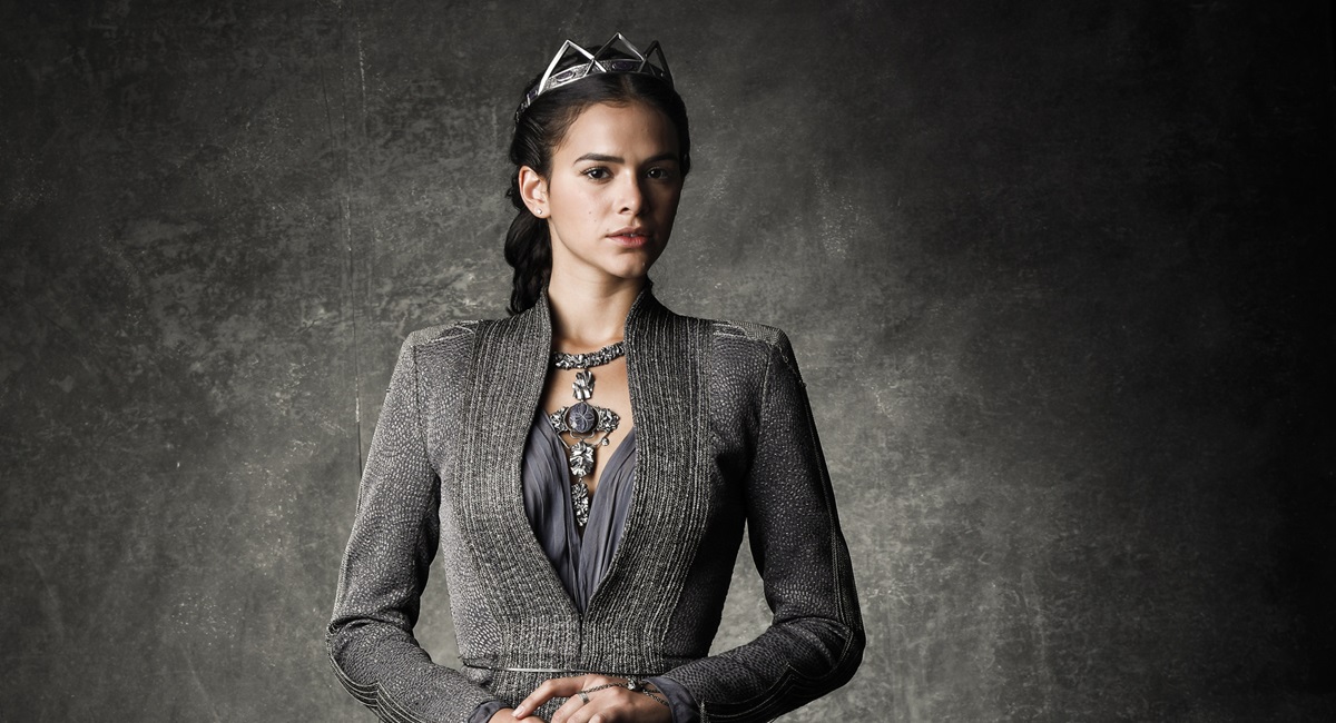 Catarina (Bruna Marquezine)