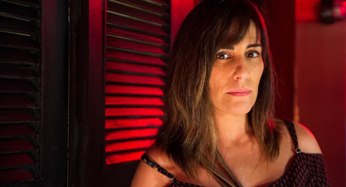 Gloria Pires como Duda em O outro lado do paraíso