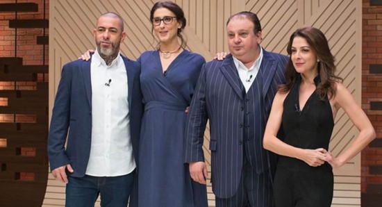 Crédito: Band/Divulgação. Henrique Fogaça, Paola Carosella, Erick Jacquin e Ana Paula Padrão a postos para o MasterChef