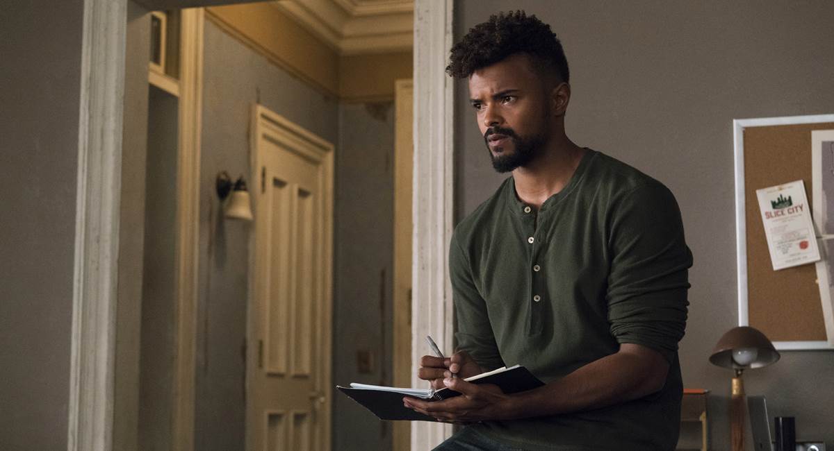 Crédito: David Giesbrecht/Netflix. Malcolm Ducasse (Eka Darville)