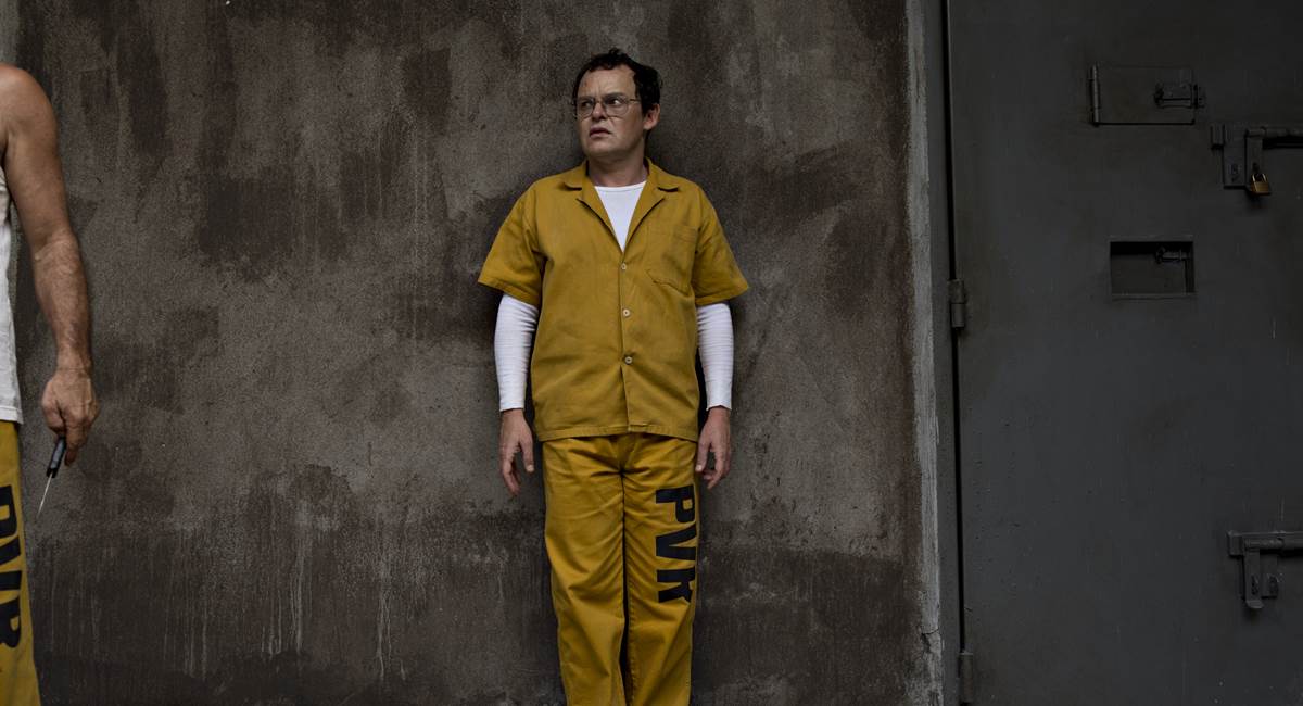 Matheus Nachtergaele vive Monstro em Carcereiros