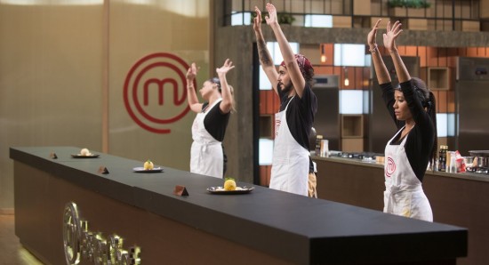 Para tudo! Semifinalistas terminam a primeira prova da noite no MasterChef