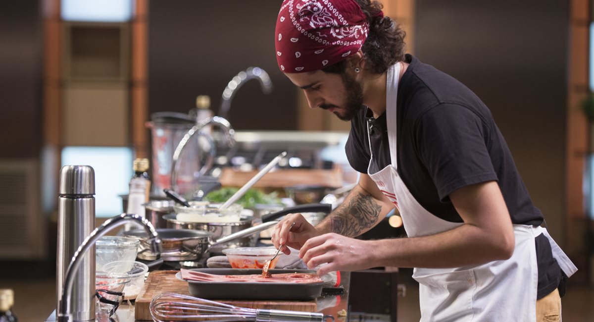 Hugo foi o primeiro a se classificar para a final do MasterChef