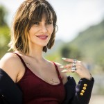 Betina ( Cleo ) é noiva de Samuca e fica com ciúmes quando o rapaz se encanta por Marocas