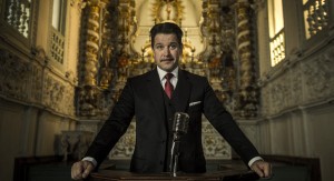Murilo Benício está sempre no mesmo tom como o prefeito Adriano