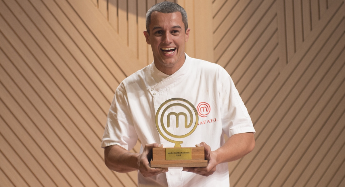 Rafael levou o título do MasterChef Profissionais para casa