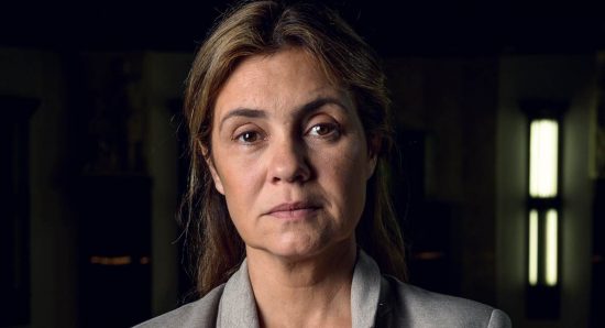 Adriana Esteves em cena da série Assédio