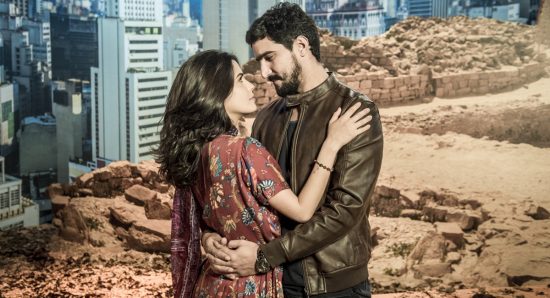 Personagens Laila e Jamil na novela Órfãos da terra