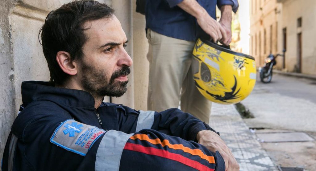 Ator Julio Andrade como Evandro na série Sob pressão