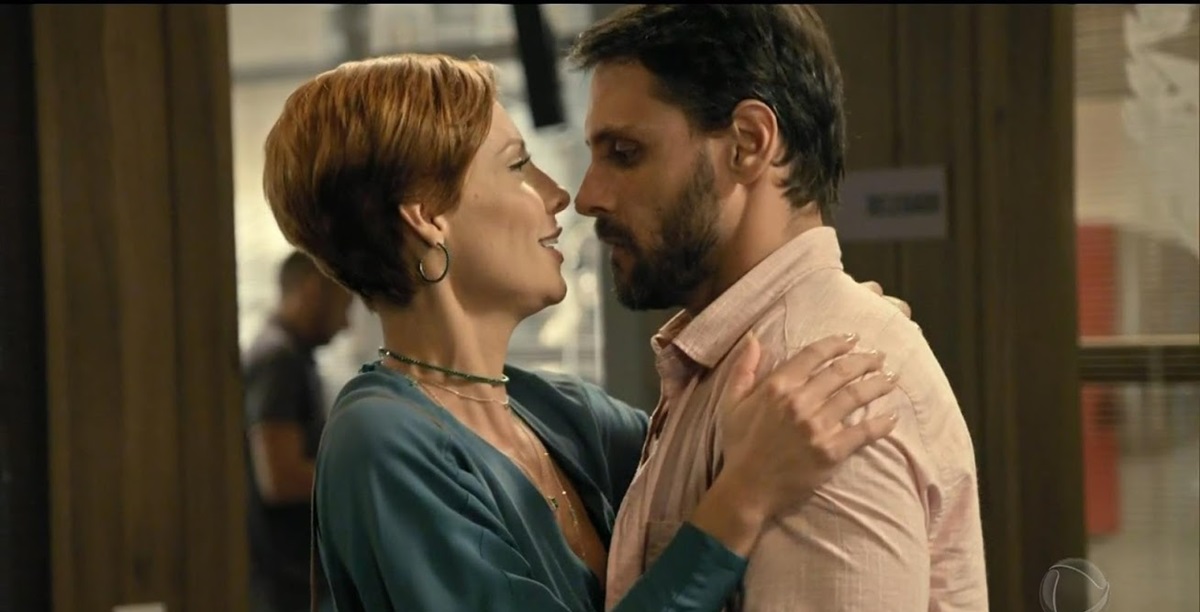 Sophia e Antônio, protagonistas da novela Topíssima