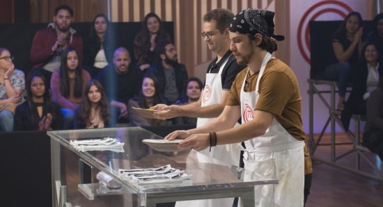 Aristeu e Vitor fizeram um dos duelos mais equilibrados do MasterChef