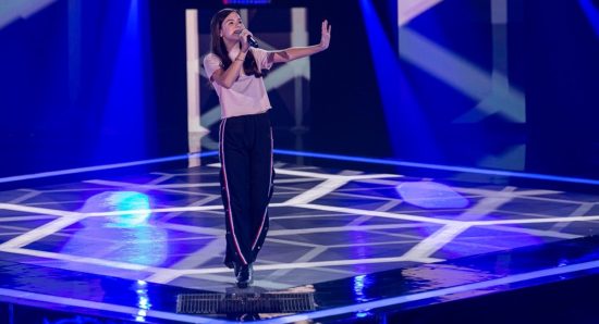 Ana Luiza Salgueiro canta no Thje voice kids