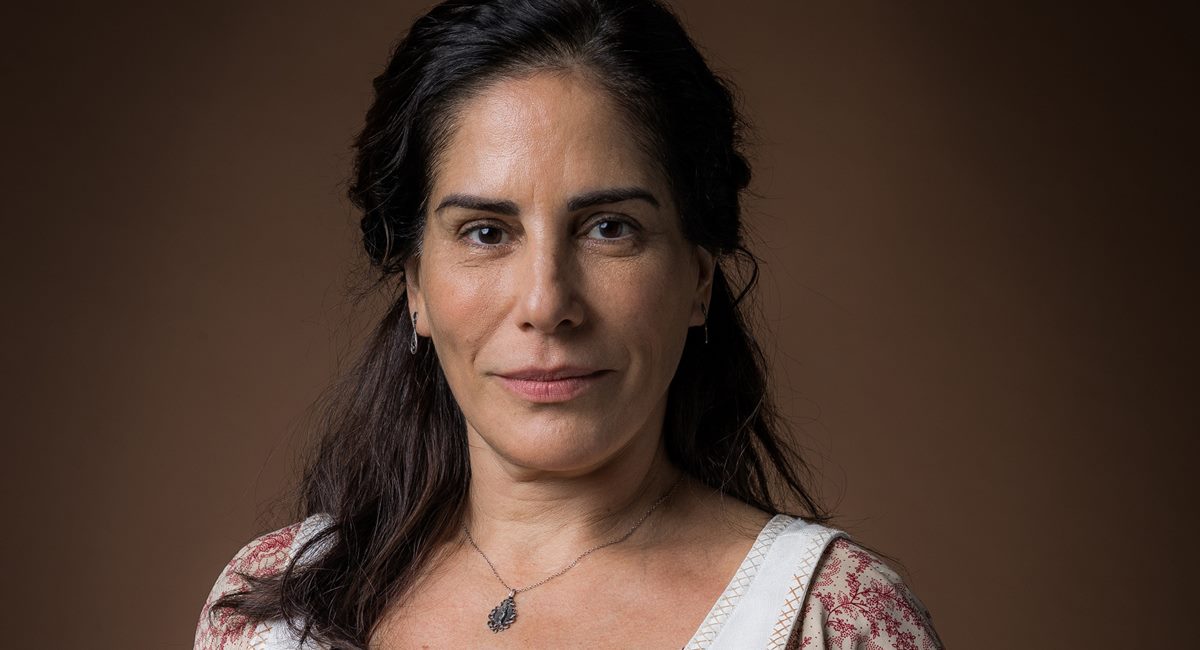 Gloria Pires como Lola na novela Éramos seis