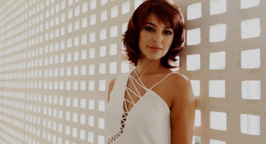 Paolla Oliveira em cena da minissérie Felizes para sempre?