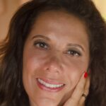Ângela Vieira como Lindaura na novela Flor do Caribe