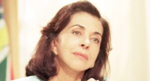 Betty Faria como Mirandinha na novela A indomada