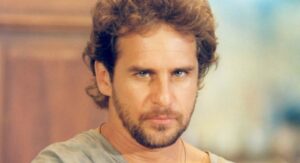 Marcos Frota como Artêmio na novela A indomada