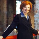 Glória Menezes como Marta Toledo na novela Torre de Babel