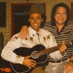 Oscar Magrini e Ernani Moraes como Johnny Percebe e Boneca