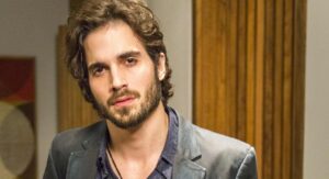 Fiuk como Ruy na novela A força do querer.