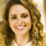 Carol Duarte como Ivana na novela A força do querer