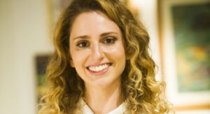 Carol Duarte como Ivana na novela A força do querer