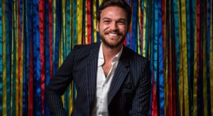 Emilio Dantas como Rubinho na novela A força do querer