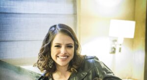 Ágatha Moreira como Camila em Haja coração