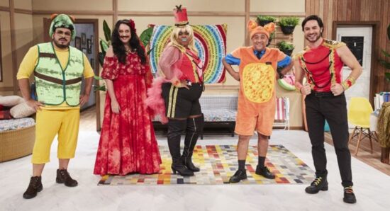 Parte do elenco de Vai que cola - Vida de novela