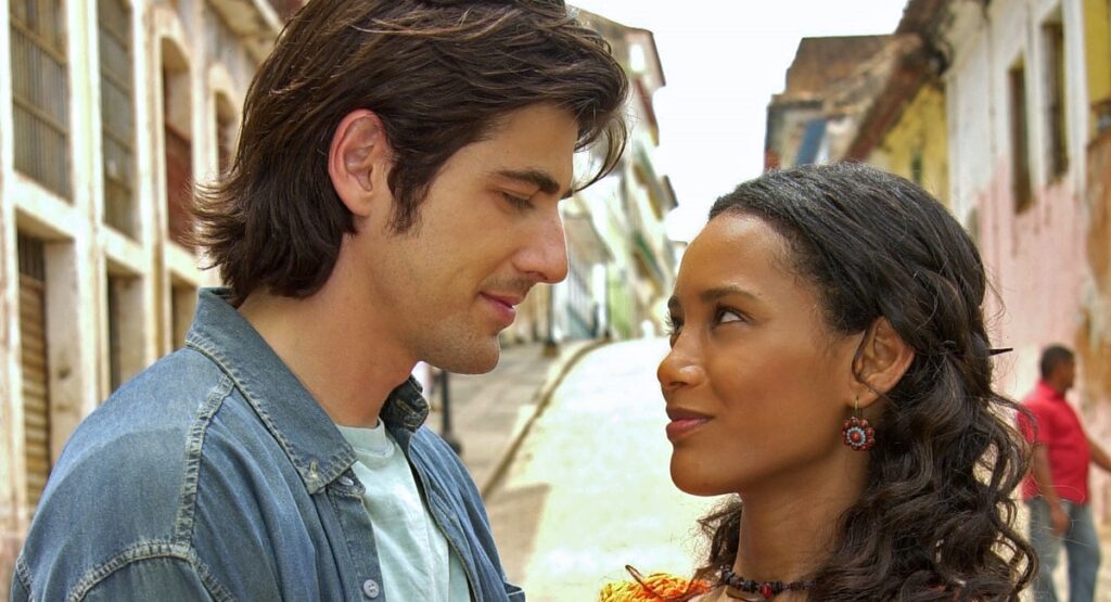 Cena da novela Da cor do pecado, com Reynaldo Giancchini e Taís Araújo