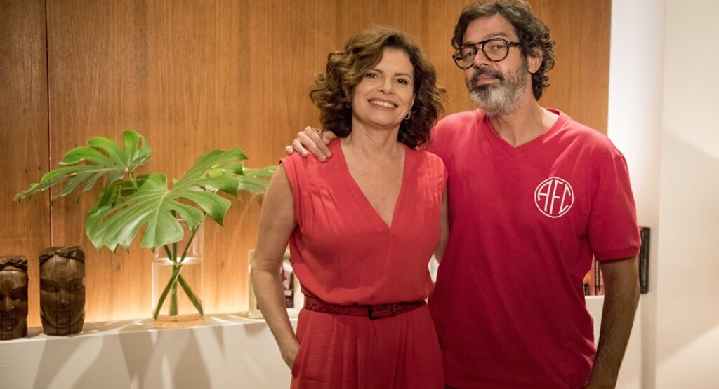 Débora Bloch e Bruno Mazzeo em cena do especial de fim de ano de Diário de um confinado