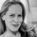 Lucinha Lins como Estela na novela A viagem