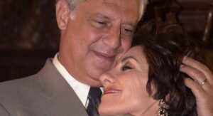 Antonio Fagundes e Cássia Kiss como Félix e Adma na novela Porto dos Milagres