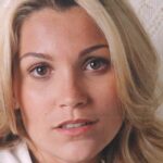 Flavia Alessandra como Lívia na novela Porto dos Milagres