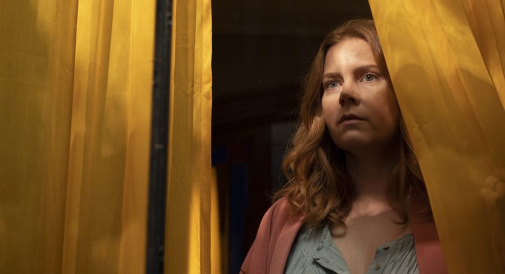 Amy Adams está à frente do elenco do filme A moça na janela