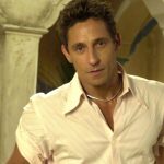 Tuca Andrada como Kaíke na novela Da cor do pecado