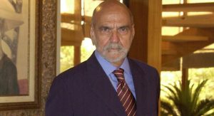 Lima Duarte como Afonso na novela Da cor do pecado