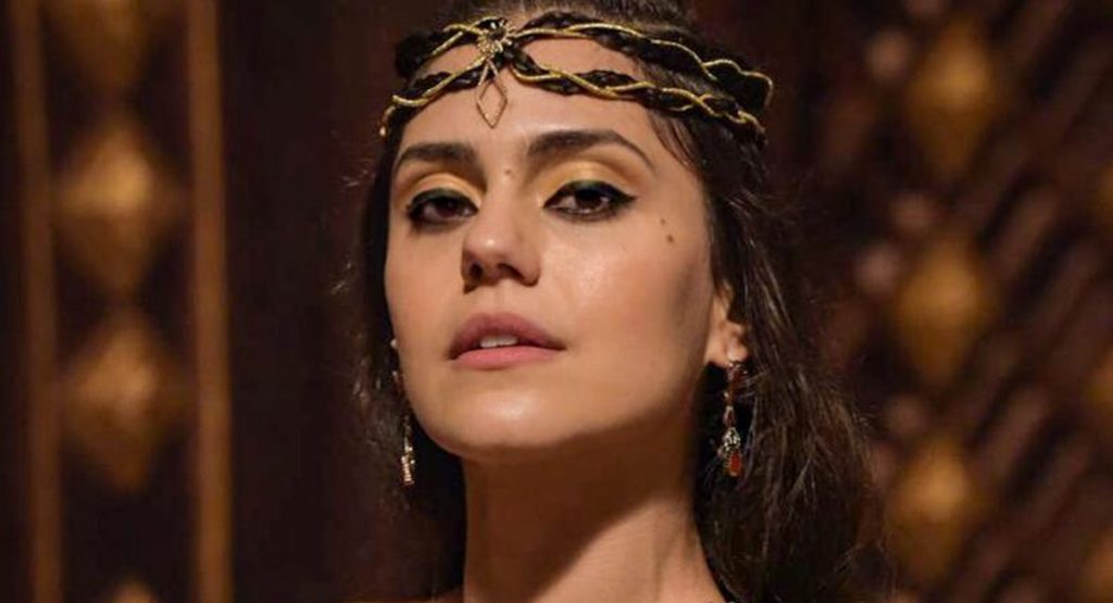 Jéssika Alves como Shakia na novela Gênesis