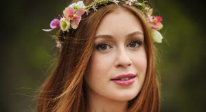 Marina Rui Barbosa como Maria Ísis na novela Império