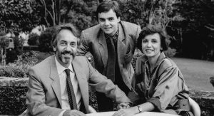 Paulo José, Cassio Gabus Mendes e Joana Fomm como Celso, Junior e Telma na novela Roda de fogo