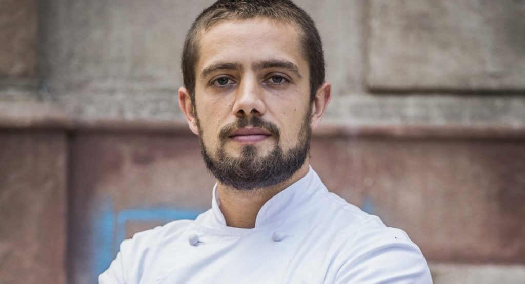 Rafael Cardoso como Vicente em Império